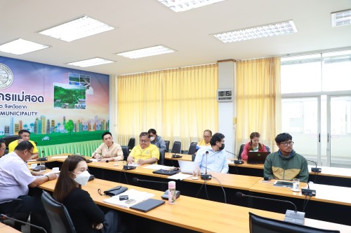 เทศบาลนครแม่สอด ร่วมกับกรมโยธาธิการและผังเมือง ประชุมติดตามความคืบหน้า โครงการก่อสร้างระบบระบายน้ำหลักเพื่อบรรเทาปัญหาน้ำท่วม