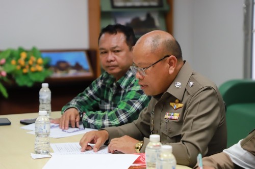ทน.แม่สอด ร่วมกับสถานีตำรวจภูธรแม่สอด จังหวัดตาก ประชุมหารือการแก้ไขปัญหาการใช้รถจักรยานไฟฟ้า ในเขตพื้นที่เทศบาลนครแม่สอด