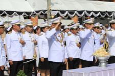 เทศบาลนครแม่สอด เข้าร่วมพิธีถวายดอกไม้จันทน์ ในพระราชพิธีถวายพระเพลิงพระบรมศพ พระบาทสมเด็จพระปรมินทรมหาภูมิพลอดุลยเดช บรมนาถบพิตร