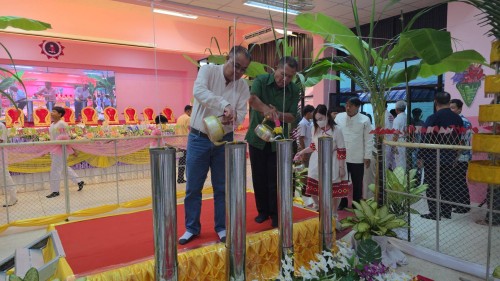 ทน.แม่สอด เข้าร่วมการจัดกิจกรรมหล่อเทียนจำนำพรรษา โรงเรียนเทศบาลวัดดอนแก้ว ประจำปีการศึกษา 2568