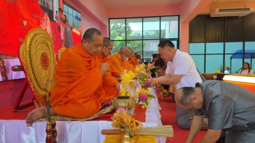 ทน.แม่สอด เข้าร่วมการจัดกิจกรรมหล่อเทียนจำนำพรรษา โรงเรียนเทศบาลวัดดอนแก้ว ประจำปีการศึกษา 2568