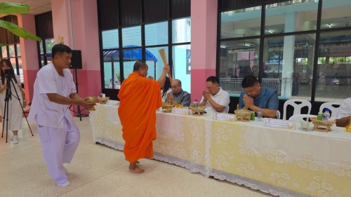 ทน.แม่สอด เข้าร่วมการจัดกิจกรรมหล่อเทียนจำนำพรรษา โรงเรียนเทศบาลวัดดอนแก้ว ประจำปีการศึกษา 2568
