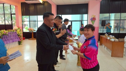 ทน.แม่สอด มอบโอวาทให้แก่นักเรียนที่เป็นตัวแทน เข้าร่วมการแข่งขันทักษะทางวิชาการระดับภาคเหนือ เพื่อพัฒนาสู่ระดับประเทศ  โรงเรียนเทศบาลวัดดอนแก้ว
