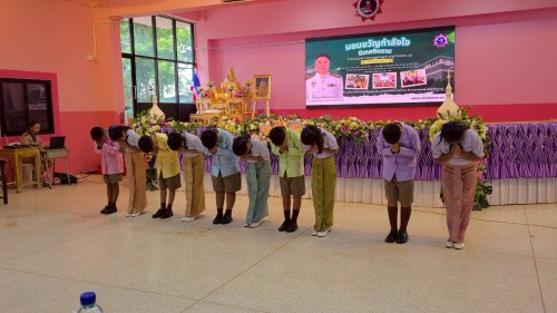 ทน.แม่สอด มอบโอวาทให้แก่นักเรียนที่เป็นตัวแทน เข้าร่วมการแข่งขันทักษะทางวิชาการระดับภาคเหนือ เพื่อพัฒนาสู่ระดับประเทศ  โรงเรียนเทศบาลวัดดอนแก้ว