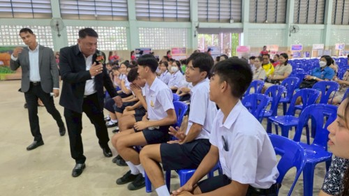 ทน.แม่สอด มอบโอวาทให้แก่นักเรียน โรงเรียนในสังกัดเทศบาลนครแม่สอด ที่เป็นตัวแทนเข้าร่วมการแข่งขันทักษะทางวิชาการระดับภาคเหนือเพื่อพัฒนาสู่ระดับประเทศ