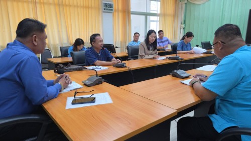 เทศบาลนครแม่สอด ประชุมหารือกรณีการปรับเพิ่มค่าจ้างบริหารจัดการและกำจัดขยะมูลฝอยของเทศบาลนครแม่สอด