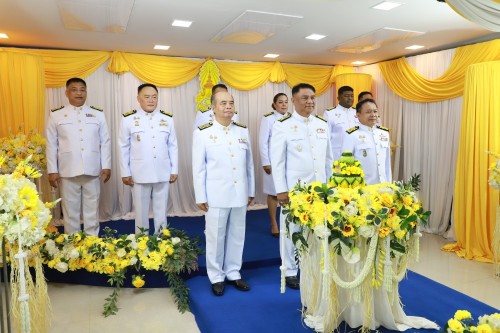 นายกเทศมนตรี พร้อมคณะผู้บริหาร เข้าร่วมการบันทึกเทปถวายพระพรชัยมงคล เนื่องในโอกาสมหามงคล ที่พระบาทสมเด็จพระเจ้าอยู่หัว ทรงเจริญพระชนมพรรษา 73 พรรษา