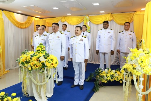 นายกเทศมนตรี พร้อมคณะผู้บริหาร เข้าร่วมการบันทึกเทปถวายพระพรชัยมงคล เนื่องในโอกาสมหามงคล ที่พระบาทสมเด็จพระเจ้าอยู่หัว ทรงเจริญพระชนมพรรษา 73 พรรษา