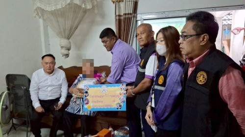 ทน.แม่สอด ลงพื้นที่มอบถุงยังชีพและเงินดำรงชีพ เพื่อบรรเทาความเดือดร้อนแก่ ผู้สูงอายุ ผู้พิการ และผู้ด้อยโอกาสทางสังคม 