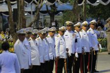 เทศบาลนครแม่สอด เข้าร่วมพิธีถวายดอกไม้จันทน์ ในพระราชพิธีถวายพระเพลิงพระบรมศพ พระบาทสมเด็จพระปรมินทรมหาภูมิพลอดุลยเดช บรมนาถบพิตร