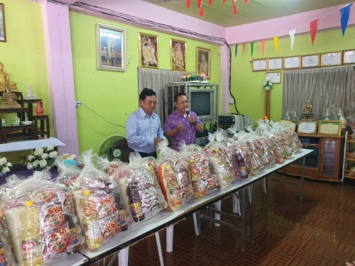 เทศบาลนครแม่สอด ลงพื้นที่มอบถุงยังชีพผู้ประสบภัยน้ำท่วม ในเขตพื้นที่เขตเทศบาลนครแม่สอด 