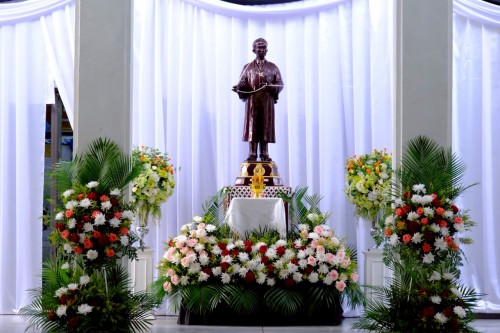 เทศบาลนครแม่สอด เข้าร่วมพิธีวางพวงมาลา เนื่องในวันรพี ประจำปี 2568