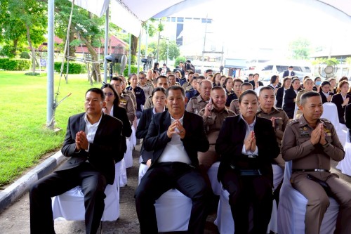 เทศบาลนครแม่สอด เข้าร่วมพิธีวางพวงมาลา เนื่องในวันรพี ประจำปี 2568