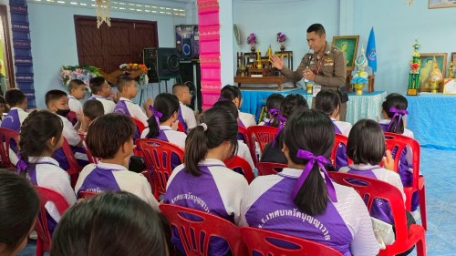 ทน.แม่สอด ร่วมพิธีเปิดโครงการอบรมให้ความรู้  การป้องกันแก้ไขปัญหายาเสพติดในชุมชนร่วมแรง