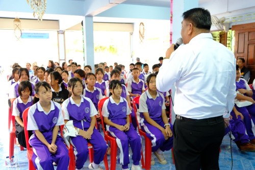 ทน.แม่สอด ร่วมพิธีเปิดโครงการอบรมให้ความรู้  การป้องกันแก้ไขปัญหายาเสพติดในชุมชนร่วมแรง