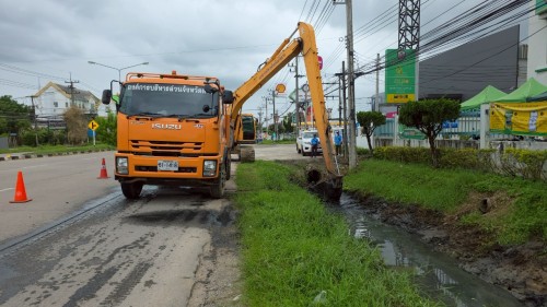 ทน.แม่สอด ลงพื้นที่ติดตามความคืบหน้างานขุดลอกคลองสาธารณะ เพื่อแก้ไขปัญหาน้ำท่วมขังในเขตเทศบาลนครแม่สอด ร่วมกับองค์การบริหารส่วนจังหวัดตาก 