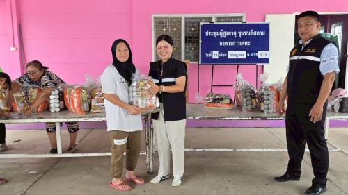 เทศบาลนครแม่สอด ลงพื้นที่มอบถุงยังชีพให้แก่ ผู้ประสบเหตุอุทกภัย ในเขตเทศบาลนครแม่สอด