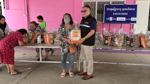เทศบาลนครแม่สอด ลงพื้นที่มอบถุงยังชีพให้แก่ ผู้ประสบเหตุอุทกภัย ในเขตเทศบาลนครแม่สอด