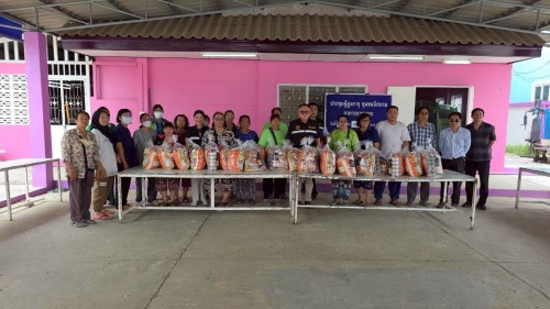 เทศบาลนครแม่สอด ลงพื้นที่มอบถุงยังชีพให้แก่ ผู้ประสบเหตุอุทกภัย ในเขตเทศบาลนครแม่สอด