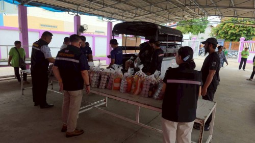เทศบาลนครแม่สอด ลงพื้นที่มอบถุงยังชีพให้แก่ ผู้ประสบเหตุอุทกภัย ในเขตเทศบาลนครแม่สอด
