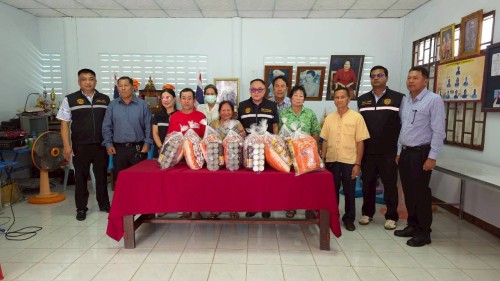 เทศบาลนครแม่สอด ลงพื้นที่มอบถุงยังชีพให้แก่ ผู้ประสบเหตุอุทกภัย ในเขตเทศบาลนครแม่สอด
