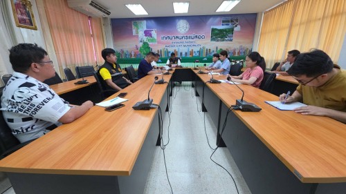 ทน.แม่สอด จัดการประชุมติดตามความคืบหน้างานก่อสร้างห้องนวดแผนไทยคลินิกชุมชนอบอุ่น กองสาธารณสุขและสิ่งแวดล้อม เทศบาลนครแม่สอด 