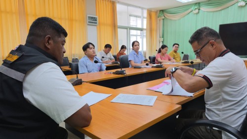 ทน.แม่สอด จัดการประชุมติดตามความคืบหน้างานก่อสร้างห้องนวดแผนไทยคลินิกชุมชนอบอุ่น กองสาธารณสุขและสิ่งแวดล้อม เทศบาลนครแม่สอด 