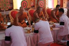 เทศบาลนครแม่สอด เข้าร่วมพิธีถวายดอกไม้จันทน์ ในพระราชพิธีถวายพระเพลิงพระบรมศพ พระบาทสมเด็จพระปรมินทรมหาภูมิพลอดุลยเดช บรมนาถบพิตร