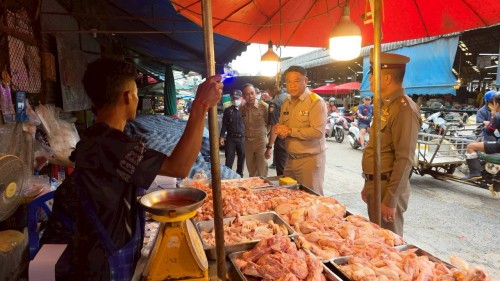 ทน.แม่สอด บูรณาการร่วมกับ ฝ่ายปกครองอำเภอแม่สอด ตรวจคนเข้าเมืองตาก สถานีตำรวจภูธรแม่สอด สำนักงานจัดหางานแม่สอด ลงพื้นที่จัดระเบียบตลาดสดพาเจริญ