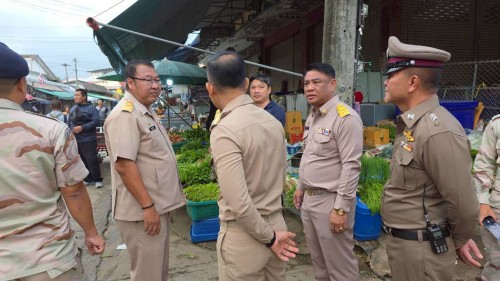 ทน.แม่สอด บูรณาการร่วมกับ ฝ่ายปกครองอำเภอแม่สอด ตรวจคนเข้าเมืองตาก สถานีตำรวจภูธรแม่สอด สำนักงานจัดหางานแม่สอด ลงพื้นที่จัดระเบียบตลาดสดพาเจริญ