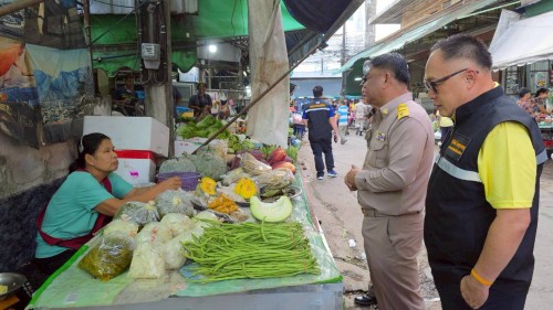 ทน.แม่สอด บูรณาการร่วมกับ ฝ่ายปกครองอำเภอแม่สอด ตรวจคนเข้าเมืองตาก สถานีตำรวจภูธรแม่สอด สำนักงานจัดหางานแม่สอด ลงพื้นที่จัดระเบียบตลาดสดพาเจริญ