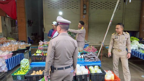 ทน.แม่สอด บูรณาการร่วมกับ ฝ่ายปกครองอำเภอแม่สอด ตรวจคนเข้าเมืองตาก สถานีตำรวจภูธรแม่สอด สำนักงานจัดหางานแม่สอด ลงพื้นที่จัดระเบียบตลาดสดพาเจริญ