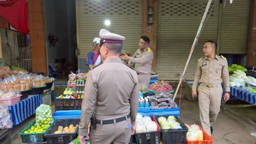 ทน.แม่สอด บูรณาการร่วมกับ ฝ่ายปกครองอำเภอแม่สอด ตรวจคนเข้าเมืองตาก สถานีตำรวจภูธรแม่สอด สำนักงานจัดหางานแม่สอด ลงพื้นที่จัดระเบียบตลาดสดพาเจริญ