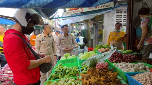 ทน.แม่สอด บูรณาการร่วมกับ ฝ่ายปกครองอำเภอแม่สอด ตรวจคนเข้าเมืองตาก สถานีตำรวจภูธรแม่สอด สำนักงานจัดหางานแม่สอด ลงพื้นที่จัดระเบียบตลาดสดพาเจริญ