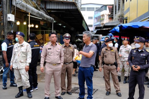 ทน.แม่สอด บูรณาการร่วมกับ ฝ่ายปกครองอำเภอแม่สอด ตรวจคนเข้าเมืองตาก สถานีตำรวจภูธรแม่สอด สำนักงานจัดหางานแม่สอด ลงพื้นที่จัดระเบียบตลาดสดพาเจริญ