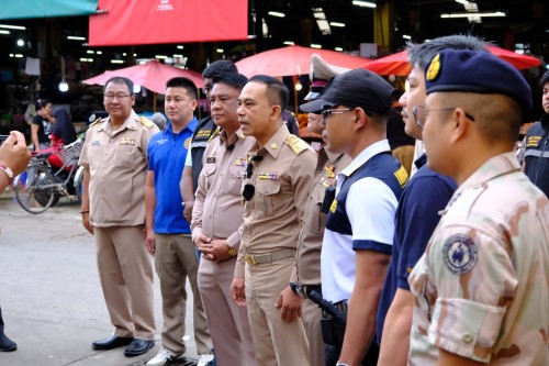 ทน.แม่สอด บูรณาการร่วมกับ ฝ่ายปกครองอำเภอแม่สอด ตรวจคนเข้าเมืองตาก สถานีตำรวจภูธรแม่สอด สำนักงานจัดหางานแม่สอด ลงพื้นที่จัดระเบียบตลาดสดพาเจริญ
