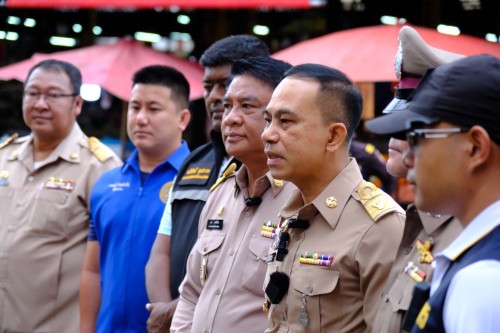 ทน.แม่สอด บูรณาการร่วมกับ ฝ่ายปกครองอำเภอแม่สอด ตรวจคนเข้าเมืองตาก สถานีตำรวจภูธรแม่สอด สำนักงานจัดหางานแม่สอด ลงพื้นที่จัดระเบียบตลาดสดพาเจริญ