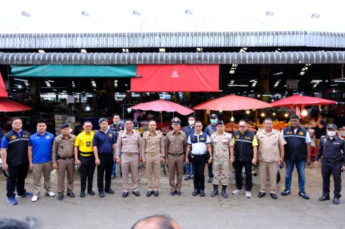 ทน.แม่สอด บูรณาการร่วมกับ ฝ่ายปกครองอำเภอแม่สอด ตรวจคนเข้าเมืองตาก สถานีตำรวจภูธรแม่สอด สำนักงานจัดหางานแม่สอด ลงพื้นที่จัดระเบียบตลาดสดพาเจริญ