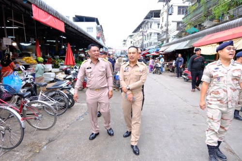 ทน.แม่สอด บูรณาการร่วมกับ ฝ่ายปกครองอำเภอแม่สอด ตรวจคนเข้าเมืองตาก สถานีตำรวจภูธรแม่สอด สำนักงานจัดหางานแม่สอด ลงพื้นที่จัดระเบียบตลาดสดพาเจริญ
