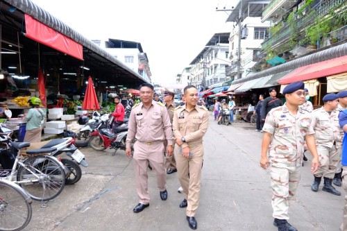 ทน.แม่สอด บูรณาการร่วมกับ ฝ่ายปกครองอำเภอแม่สอด ตรวจคนเข้าเมืองตาก สถานีตำรวจภูธรแม่สอด สำนักงานจัดหางานแม่สอด ลงพื้นที่จัดระเบียบตลาดสดพาเจริญ