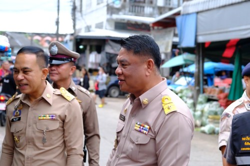 ทน.แม่สอด บูรณาการร่วมกับ ฝ่ายปกครองอำเภอแม่สอด ตรวจคนเข้าเมืองตาก สถานีตำรวจภูธรแม่สอด สำนักงานจัดหางานแม่สอด ลงพื้นที่จัดระเบียบตลาดสดพาเจริญ