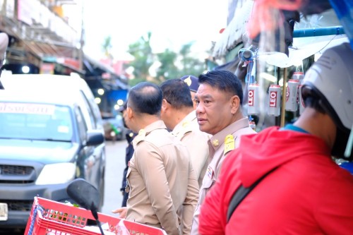 ทน.แม่สอด บูรณาการร่วมกับ ฝ่ายปกครองอำเภอแม่สอด ตรวจคนเข้าเมืองตาก สถานีตำรวจภูธรแม่สอด สำนักงานจัดหางานแม่สอด ลงพื้นที่จัดระเบียบตลาดสดพาเจริญ