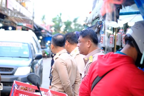 ทน.แม่สอด บูรณาการร่วมกับ ฝ่ายปกครองอำเภอแม่สอด ตรวจคนเข้าเมืองตาก สถานีตำรวจภูธรแม่สอด สำนักงานจัดหางานแม่สอด ลงพื้นที่จัดระเบียบตลาดสดพาเจริญ
