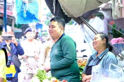 ทน.แม่สอด บูรณาการร่วมกับ ฝ่ายปกครองอำเภอแม่สอด ตรวจคนเข้าเมืองตาก สถานีตำรวจภูธรแม่สอด สำนักงานจัดหางานแม่สอด ลงพื้นที่จัดระเบียบตลาดสดพาเจริญ
