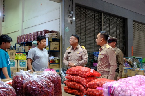 ทน.แม่สอด บูรณาการร่วมกับ ฝ่ายปกครองอำเภอแม่สอด ตรวจคนเข้าเมืองตาก สถานีตำรวจภูธรแม่สอด สำนักงานจัดหางานแม่สอด ลงพื้นที่จัดระเบียบตลาดสดพาเจริญ