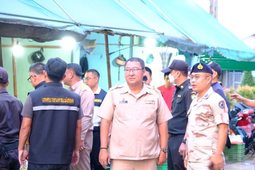 ทน.แม่สอด บูรณาการร่วมกับ ฝ่ายปกครองอำเภอแม่สอด ตรวจคนเข้าเมืองตาก สถานีตำรวจภูธรแม่สอด สำนักงานจัดหางานแม่สอด ลงพื้นที่จัดระเบียบตลาดสดพาเจริญ