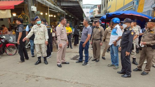 ทน.แม่สอด บูรณาการร่วมกับ ฝ่ายปกครองอำเภอแม่สอด ตรวจคนเข้าเมืองตาก สถานีตำรวจภูธรแม่สอด สำนักงานจัดหางานแม่สอด ลงพื้นที่จัดระเบียบตลาดสดพาเจริญ