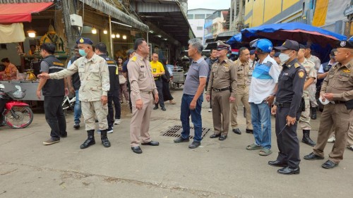 ทน.แม่สอด บูรณาการร่วมกับ ฝ่ายปกครองอำเภอแม่สอด ตรวจคนเข้าเมืองตาก สถานีตำรวจภูธรแม่สอด สำนักงานจัดหางานแม่สอด ลงพื้นที่จัดระเบียบตลาดสดพาเจริญ