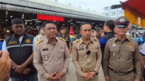 ทน.แม่สอด บูรณาการร่วมกับ ฝ่ายปกครองอำเภอแม่สอด ตรวจคนเข้าเมืองตาก สถานีตำรวจภูธรแม่สอด สำนักงานจัดหางานแม่สอด ลงพื้นที่จัดระเบียบตลาดสดพาเจริญ