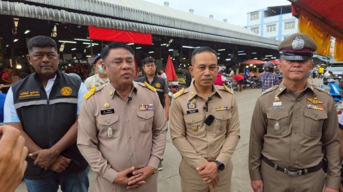 ทน.แม่สอด บูรณาการร่วมกับ ฝ่ายปกครองอำเภอแม่สอด ตรวจคนเข้าเมืองตาก สถานีตำรวจภูธรแม่สอด สำนักงานจัดหางานแม่สอด ลงพื้นที่จัดระเบียบตลาดสดพาเจริญ